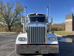 Used 2022 Kenworth W900L Sleeper in Kansas City Missouri