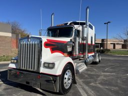 Used 2022 Kenworth W900L Sleeper in Kansas City Missouri