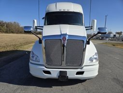 Used 2022 Kenworth T680 Sleeper in Little Rock Arkansas