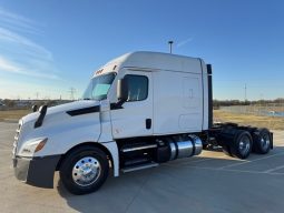 Used 2020 Freightliner Cascadia 126 Sleeper in Alvarado Texas