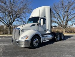 Used 2020 Kenworth T680 Day Cab in Kansas City Missouri