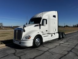 Used 2020 Kenworth T680 Sleeper in Joplin Missouri