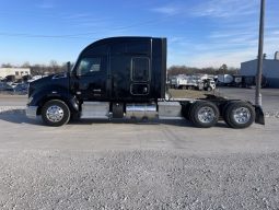 Used 2022 Kenworth T680 Sleeper in Tulsa oklahoma