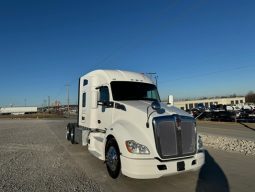 Used 2021 Kenworth T680 Sleeper in Tulsa oklahoma