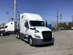 Used 2021 Freightliner Cascadia Sleeper in Fontana California