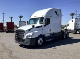 Used 2021 Freightliner Cascadia Sleeper in Fontana California