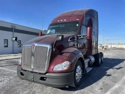 Used 2021 Kenworth T680 Sleeper in Bolingbrook Illinois