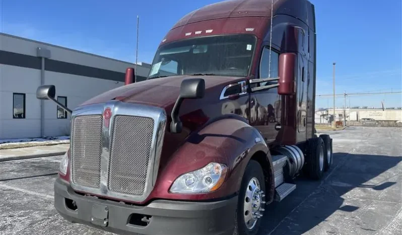 
								Used 2021 Kenworth T680 Sleeper in Bolingbrook Illinois full									