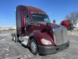 Used 2021 Kenworth T680 Sleeper in Bolingbrook Illinois