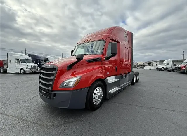 
								Used 2021 Freightliner Cascadia Sleeper in Elizabeth New Jersey full									