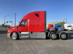 Used 2021 Freightliner Cascadia Sleeper in Phoenix Arizona