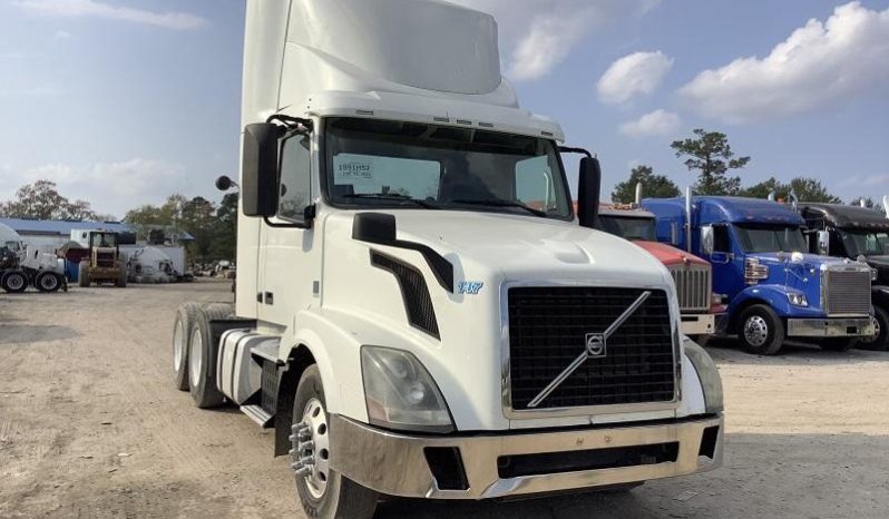 
								Used 2014 Volvo VNL Day Cab in Porter Texas full									