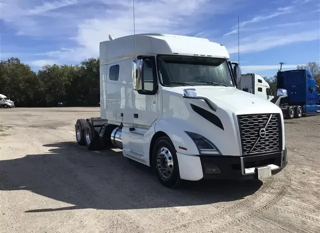 
								Used 2021 Volvo VNL 740 Sleeper in Tampa Florida full									