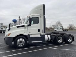 Used 2020 Freightliner Cascadia Day Cab in Bolingbrook Illinois