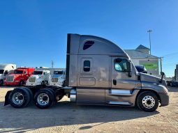 Used 2016 Freightliner Cascadia Sleeper in El Paso Texas