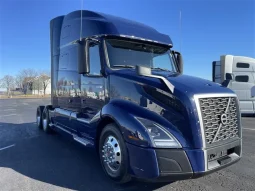 Used 2021 Volvo VNL760 Sleeper in Bolingbrook Illinois