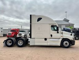 Used 2016 Freightliner Cascadia Sleeper in El Paso Texas