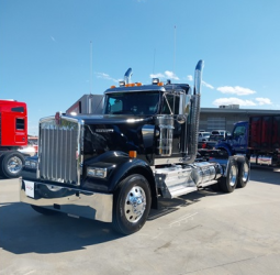 New 2025 Kenworth W900L Day Cab in Mableton Georgia