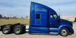 Used 2021 Kenworth T680 Sleeper in Olathe Kansas