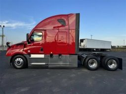 Used 2021 Freightliner Cascadia Sleeper in Troy Illinois