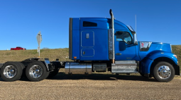 Used 2021 Kenworth W990 Sleeper in Texarkana Texas