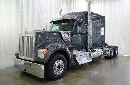 New 2025 Kenworth W990 Sleeper in Clinton North Carolina