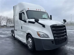 Used 2022 Freightliner Cascadia Sleeper in Bolingbrook Illinois