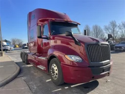 Used 2022 International LT Sleeper in Bolingbrook Illinois