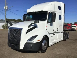 Used 2022 Volvo VNL64T760 Sleeper in Bolingbrook Illinois