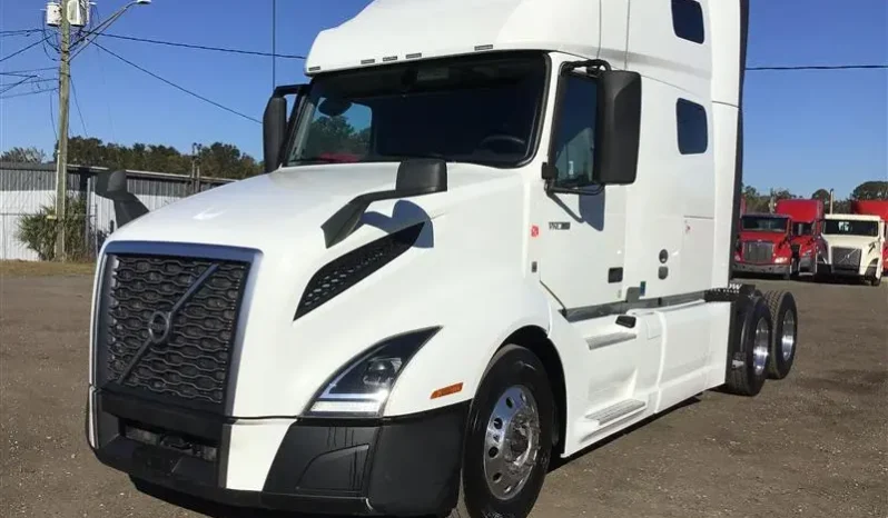 
								Used 2022 Volvo VNL64T760 Sleeper in Bolingbrook Illinois full									