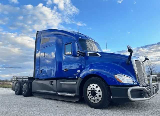 
								Used 2021 Kenworth T680 Sleeper in Troy Illinois full									