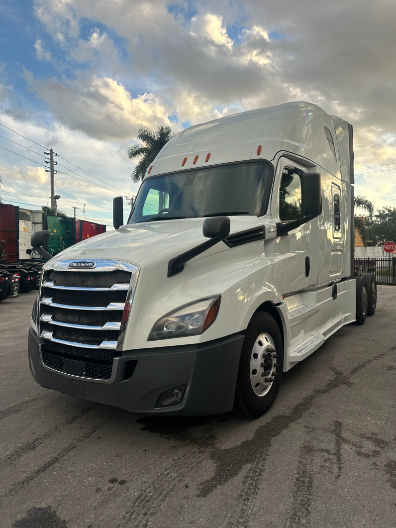 
								Used 2020 Freightliner Cascadia 126 Sleeper in MEDLEY Florida full									