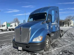 Used 2021 Kenworth T680 Sleeper in Bolingbrook Illinois