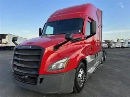 Used 2021 Freightliner Cascadia Sleeper in Troy Illinois