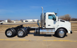 Used 2020 Kenworth T880 Day Cab in Oklahoma City oklahoma