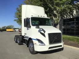 Used 2020 Volvo VNR 300 Day Cab in Kansas City Missouri