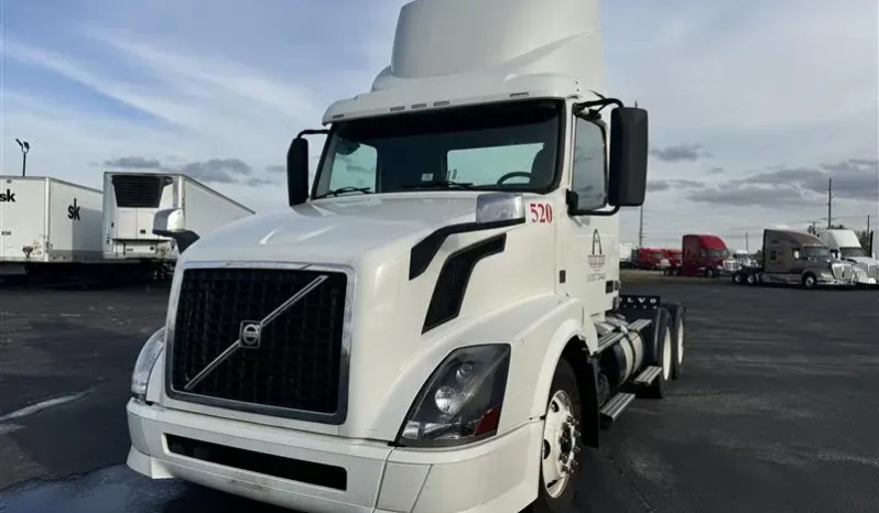 
								Used 2012 Volvo VNL 300 Day Cab in Troy Illinois full									