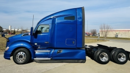 Used 2021 Kenworth T680 Sleeper in Olathe Kansas