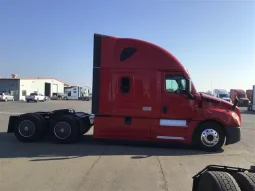 Used 2022 Freightliner Cascadia Sleeper in French Camp California