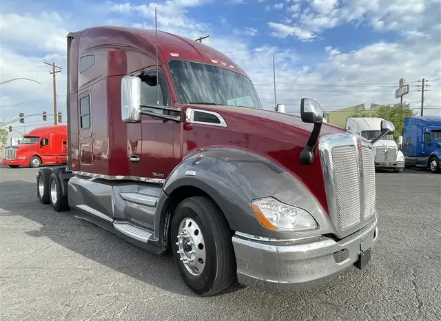 
								Used 2022 Kenworth T680 Sleeper in Phoenix Arizona full									