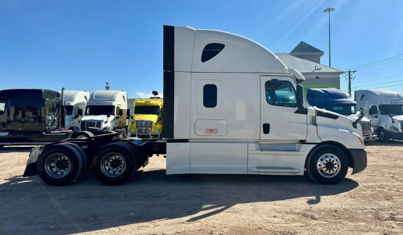 
								Used 2018 Freightliner Cascadia Sleeper in El Paso Texas full									