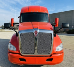 Used 2021 Kenworth T680 Sleeper in Olathe Kansas