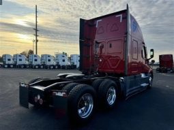 Used 2021 Freightliner Cascadia Sleeper in Troy Illinois