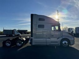 Used 2021 Volvo VNL64T760 Sleeper in Troy Illinois