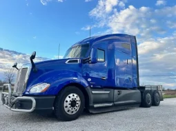 Used 2021 Kenworth T680 Sleeper in Kansas City Missouri