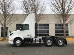 Used 2020 Volvo VNR64T Day Cab in Kansas City Missouri