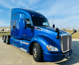 Used 2021 Kenworth T680 Sleeper in Olathe Kansas