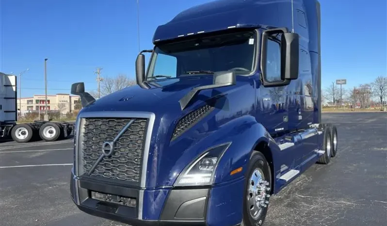 
								Used 2021 Volvo VNL760 Sleeper in Bolingbrook Illinois full									