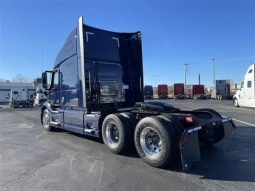 Used 2021 Volvo VNL760 Sleeper in Bolingbrook Illinois