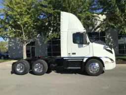 Used 2020 Volvo VNR 300 Day Cab in Kansas City Missouri